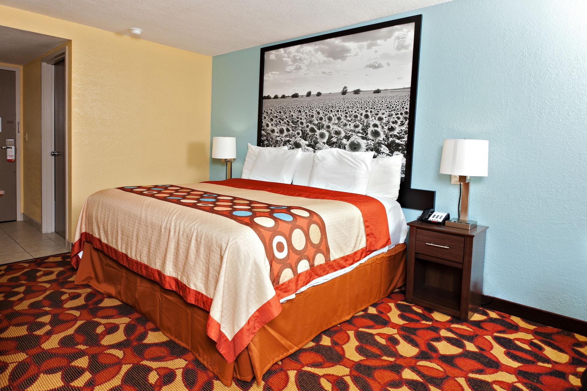 Motel Super 8 By Wyndham Wichita Airport West Kellogg Extérieur photo