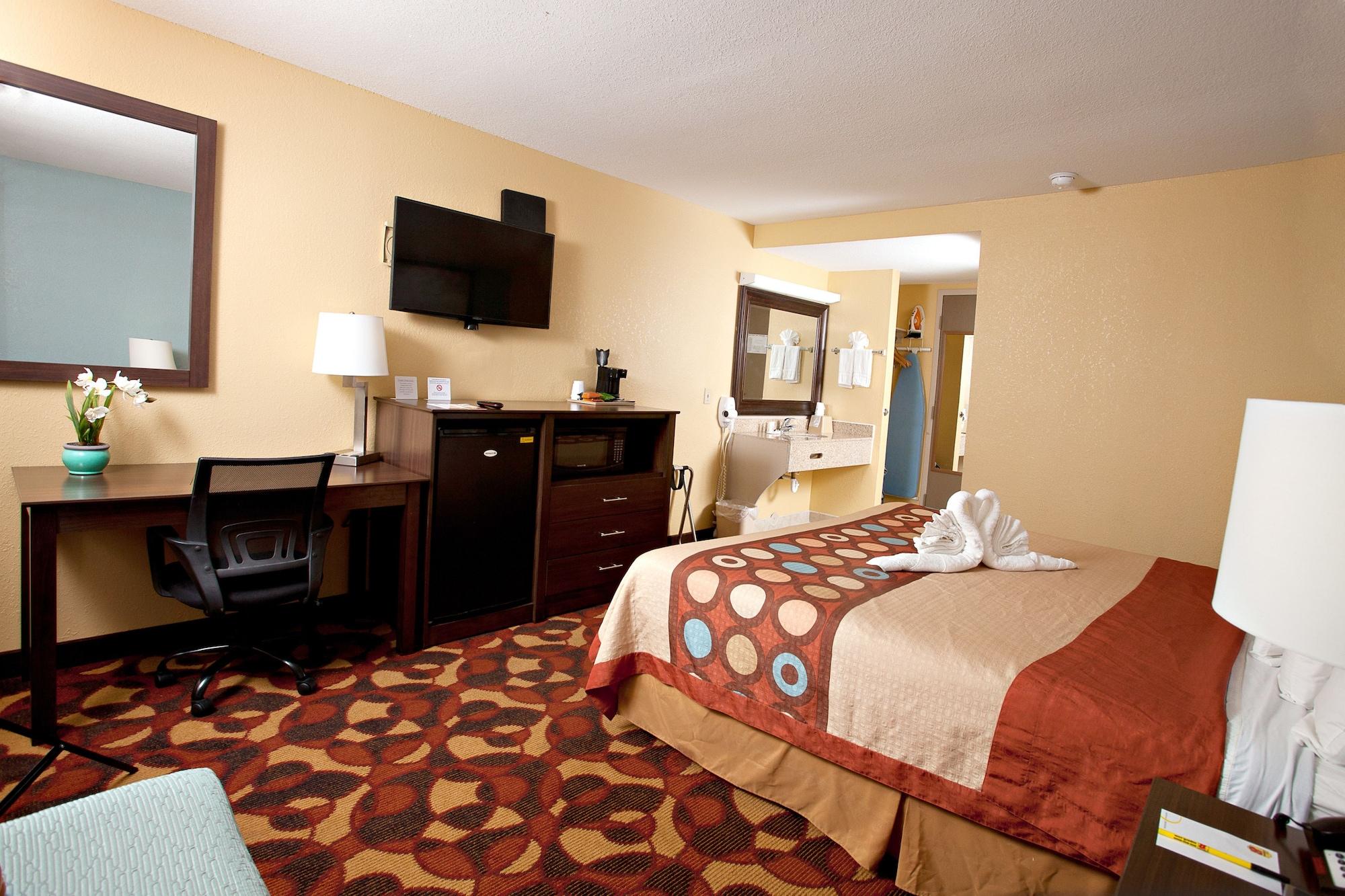 Motel Super 8 By Wyndham Wichita Airport West Kellogg Extérieur photo