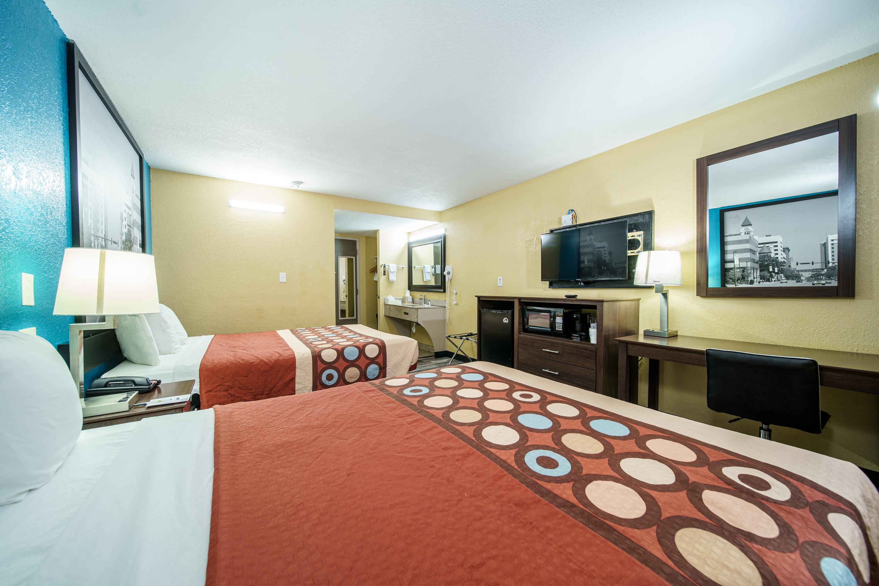 Motel Super 8 By Wyndham Wichita Airport West Kellogg Extérieur photo