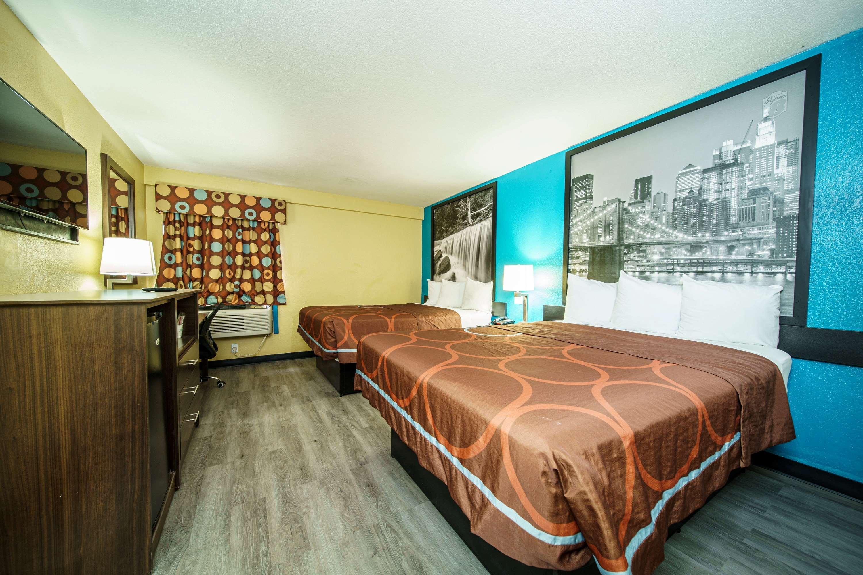 Motel Super 8 By Wyndham Wichita Airport West Kellogg Extérieur photo