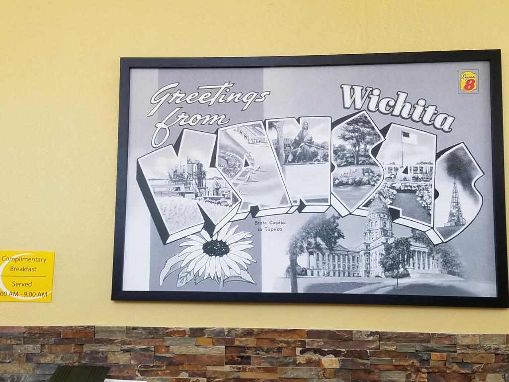 Motel Super 8 By Wyndham Wichita Airport West Kellogg Extérieur photo